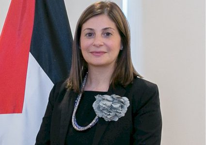 حنان جرار تقدم أوراق اعتمادها كأول سفير لفلسطين لدى مملكة ليسوتو