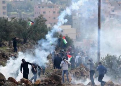 11 إصابة بالرصاص المعدني خلال مواجهات مع الاحتلال في بيتا