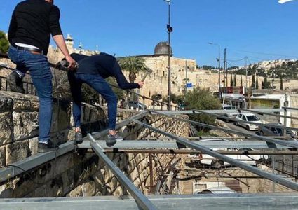 الاحتلال يجبر عائلة مقدسية على هدم غرفة في منزلها ذاتياً