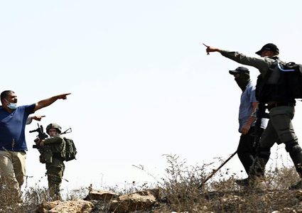 مستوطنون يقتحمون منطقة "بيارة سعود" شرق طوباس