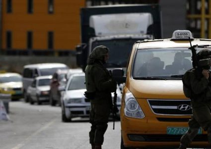 الاحتلال يعيق حركة تنقل المواطنين جنوب جنين