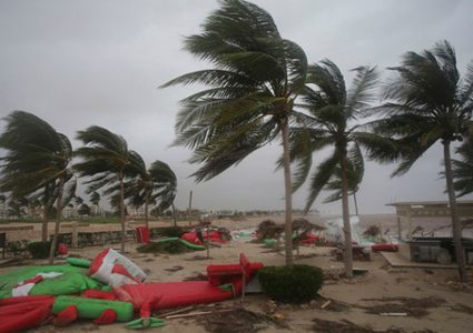 الإمارات تعلن تأثير الإعصار المداري "شاهين" على مناطق في البلاد