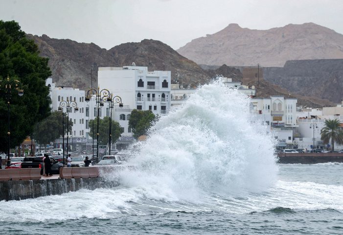 سلطنة عًمان تفعل خطة الطوارئ لمواجهة إعصار "شاهين"