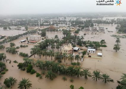 غرق مساحات شاسعة في ولاية الخابورة بسلطنة عُمان جراء "شاهين"