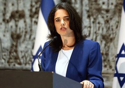 شاكيد ترفض دعوة عباس: "لن التقي بأحد منكري المحرقة"