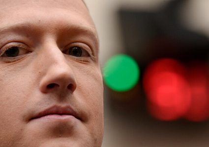 "فوربس": زوكربرغ يخسر حوالي 7 مليارات دولار جراء تعطل "فيسبوك"