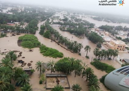 غرق مساحات شاسعة في ولاية الخابورة بسلطنة عُمان جراء الحالة المدارية "شاهين"