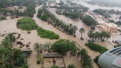 غرق مساحات شاسعة في ولاية الخابورة بسلطنة عُمان جراء الحالة المدارية "شاهين"