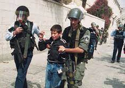 الاحتلال يعتقل طفلا جنوب بيت لحم