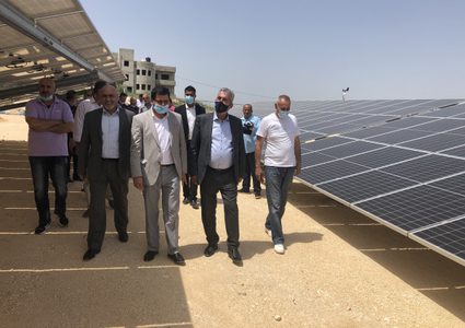 وزير الحكم المحلي يفتتح عدة مشاريع طرق في محافظة جنين