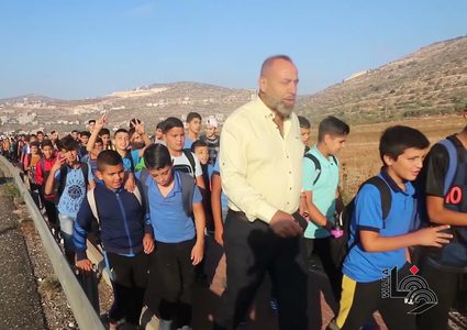 الاحتلال يعيق وصول طلبة اللبّن الشرقية لمدرستهم جنوب نابلس