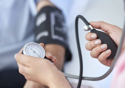 ما هي خطورة ارتفاع ضغط الدم في سن الثلاثينيات و الأربعينيات ؟