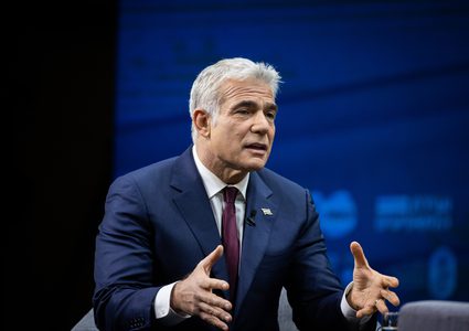 لبيد: "إسرائيل" تقترب من توقيع اتفاقيات تطبيع جديدة