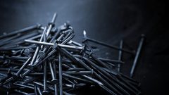 ليتوانيا: إزالة كيلوغرام من المسامير والسكاكين من معدة رجل