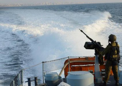 الاحتلال يستهدف صيادين ومزارعين في غزة وخان يونس