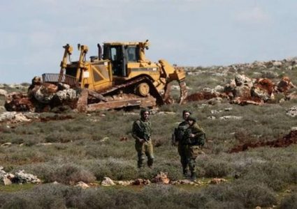 الاحتلال يواصل عمليات التجريف في أراضي الساوية جنوب نابلس