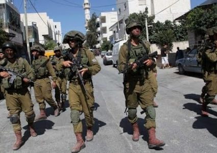 الاحتلال يقتحم قرى غرب جنين ويستجوب المواطنين