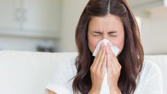 ما هي خطورة منع العطس ؟