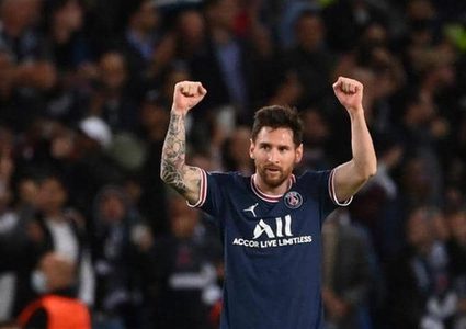 ميسي يفصح عن مرشحيه للكرة الذهبية