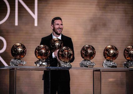 ميسي يتجاهل صلاح ورونالدو من اختياراته للكرة الذهبية