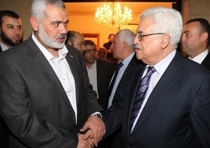 الإعلام العبري: جهود مصرية لعقد لقاء بين الرئيس عباس وقادة حماس