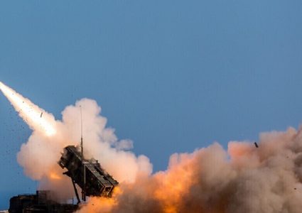 الدفاعات الجوية السعودية تعترض مسيّرة مفخخة أطلقها الحوثيون