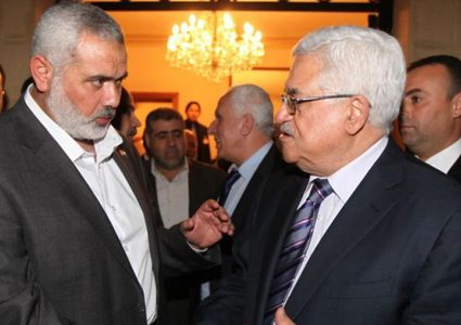 "هآرتس": ضغوط أميركية ومصرية على فتح وحماس لتشكيل حكومة وحدة