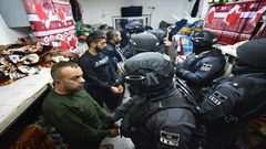 نادي الأسير: من المقرر أن يرفض الأسرى اليوم الفحص الأمني