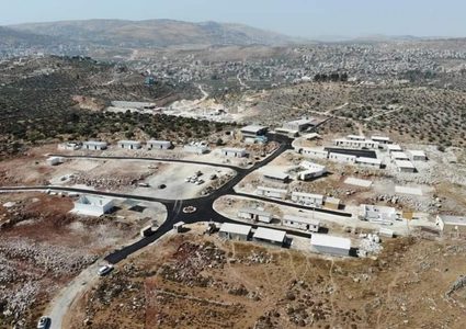 توقعات بموافقة بينت وغانتس على البناء في مستوطنة "أفيتار"