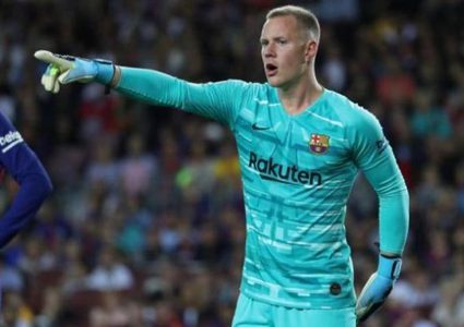 برشلونة يبدأ التواصل مع منافس لشتيجن