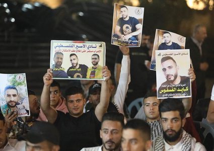 وقفة دعم واسناد للأسرى المضربين عن الطعام في دورا