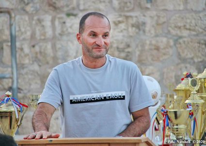 الاحتلال يمنع المحرر نهاد زغير من السفر لشهرين