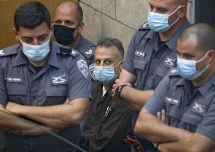 الأسير يعقوب قادري يواجه العزل الانفرادي في ظروف اعتقالية كارثية