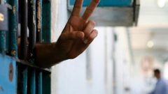 ستة أسرى يواصلون إضرابهم المفتوح عن الطعام