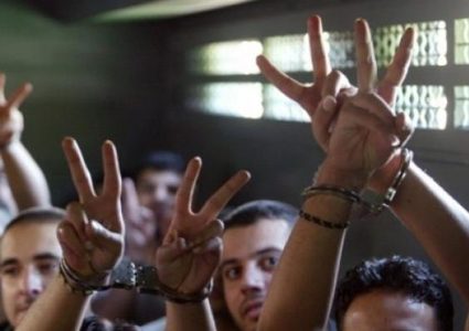 سبعة أسرى يواصلون إضرابهم عن الطعام في سجون الاحتلال