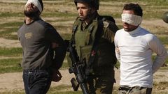 قوات الاحتلال تعتقل شابين من مدينة نابلس