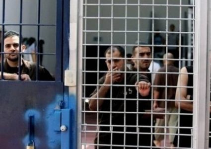 الاحتلال يمدد اعتقال الأسير يوسف عصاعصة للمرة الـ14 على التوالي