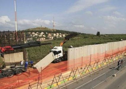 الاحتلال يسرع من بناء جدار فاصل على الحدود الشمالية