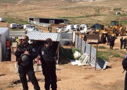 الاحتلال يعتقل مواطنة من الأغوار الشمالية