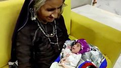 امرأة هندية تنجب أول مولود لها بعمر الـ70 عامًا