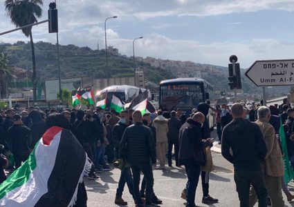 أهالي أم الفحم يتظاهرون تنديدا بازدياد جرائم القتل