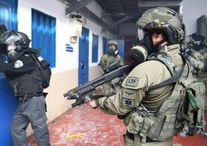 قوات القمع في سجون الاحتلال تقتحم قسم "1" في جلبوع