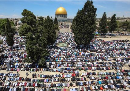 40 ألف مصل يؤدون صلاة الجمعة في رحاب الأقصى