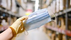 باحثون يوصون بغسل الكمامة وإعادة استعمالها حتى 10 مرات