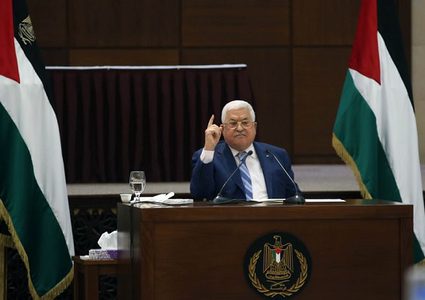 الرئيس يتفقد مركز التدريب التابع للحرس الرئاسي