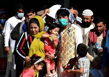 إدارة بايدن تعيد توطين أكثر من 55 ألف لاجئي أفغاني