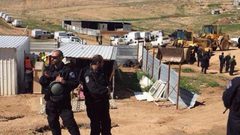 الاحتلال يفكك غرفا تابعة لمدرسة المالح بالأغوار الشمالية