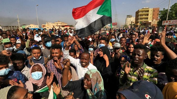 واشنطن تهدّد بقطع المساعدات للسودان ردًّا على أي تغيير بالقوة