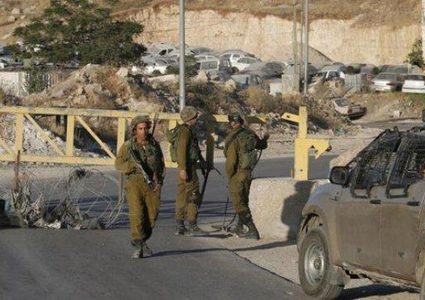 جنين: قوات الاحتلال تنصب عدة حواجز وتقتحم ميثلون