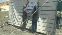 الاحتلال يهدم خيمة تضامن ويستولي عليها شرق يطا